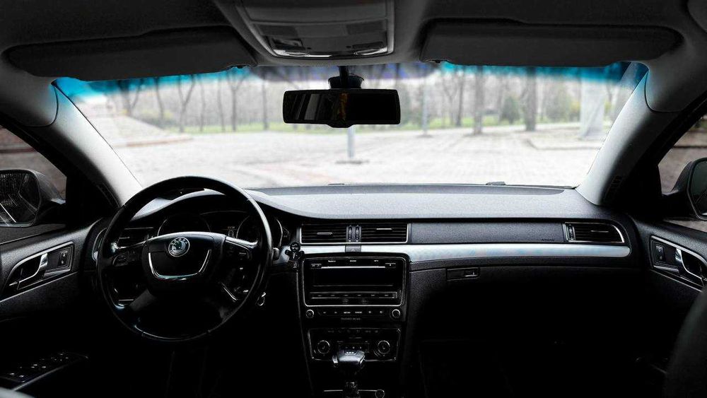 Skoda SuperB 2009 2.0 TDI AT Elegance