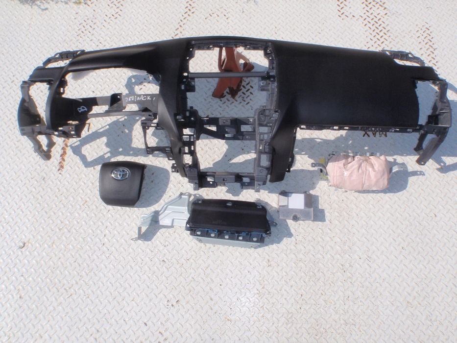 toyota land cruiser 150 deska konsola poduszki