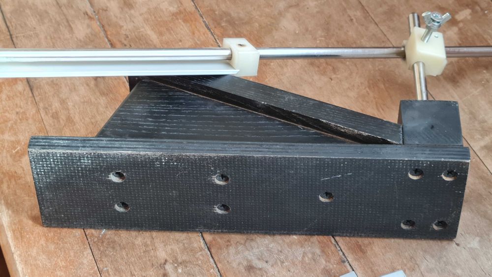 Точилка для ножей. Комплект з камінням та бланками.