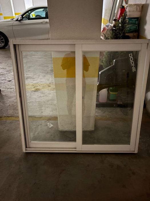 Janela de alumínio com vidro duplo