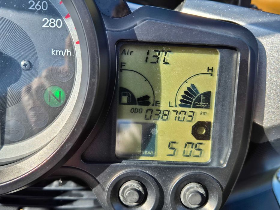 YAMAHA FJR 1300  de 2013 com 38 000km aceito troca