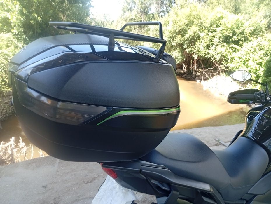 Kawasaki versys 1000 com 20 mil km excelente estado
