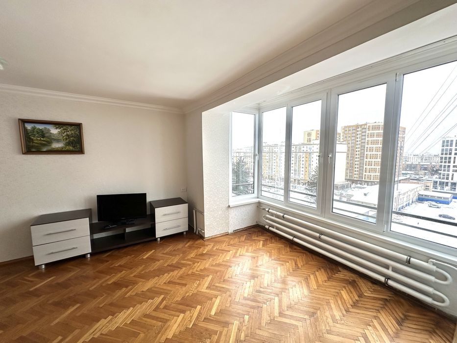 Простора 3 кімнатна квартира на оренду