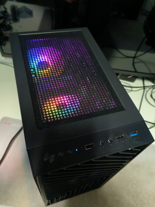 PC Gamer Core i7 6950(xeon 2630 v4)+ RX 570 4gb +16gb+SSD/HD 620GB