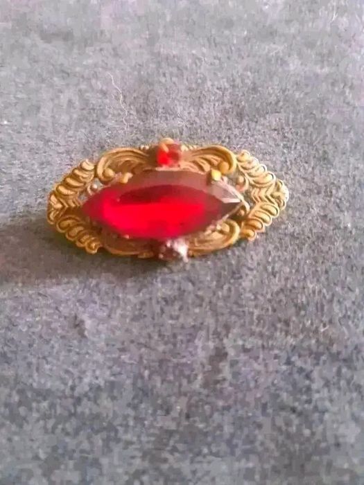 Броші ретро дуже гарні