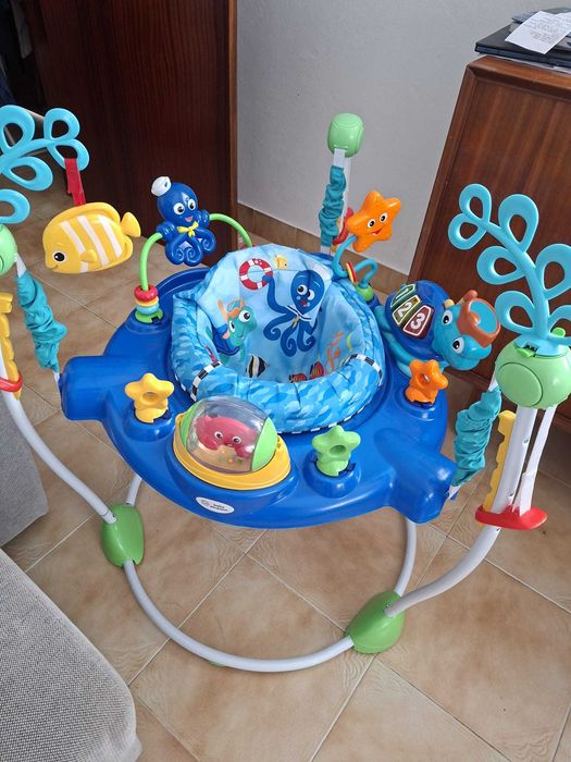 Saltador e centro de atividades Neptune's Ocean Discovery Baby Einstein