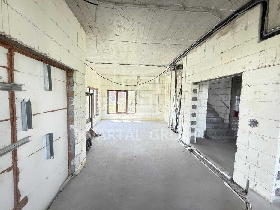 Продаж просторого будинку 180 м² з гаражем та укриттям !