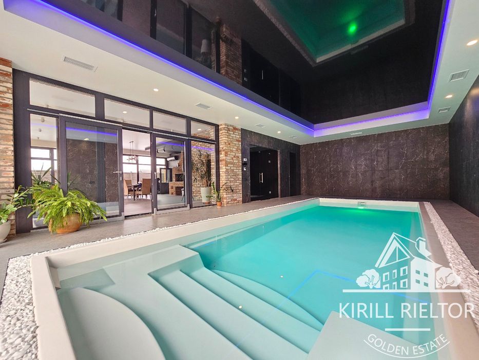 В городке Золотые Ключи продается дом с собственным SPA-центром