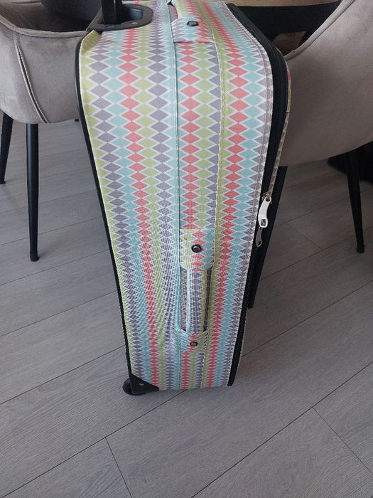 Walizka podróżna kolorowa