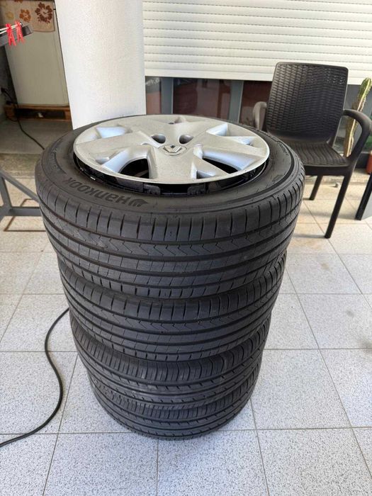 Vendo 4 jantes de ferro 16" + 4 pneus 205/55 R16 Renault