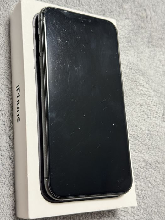 Продам iphone 11 64gb