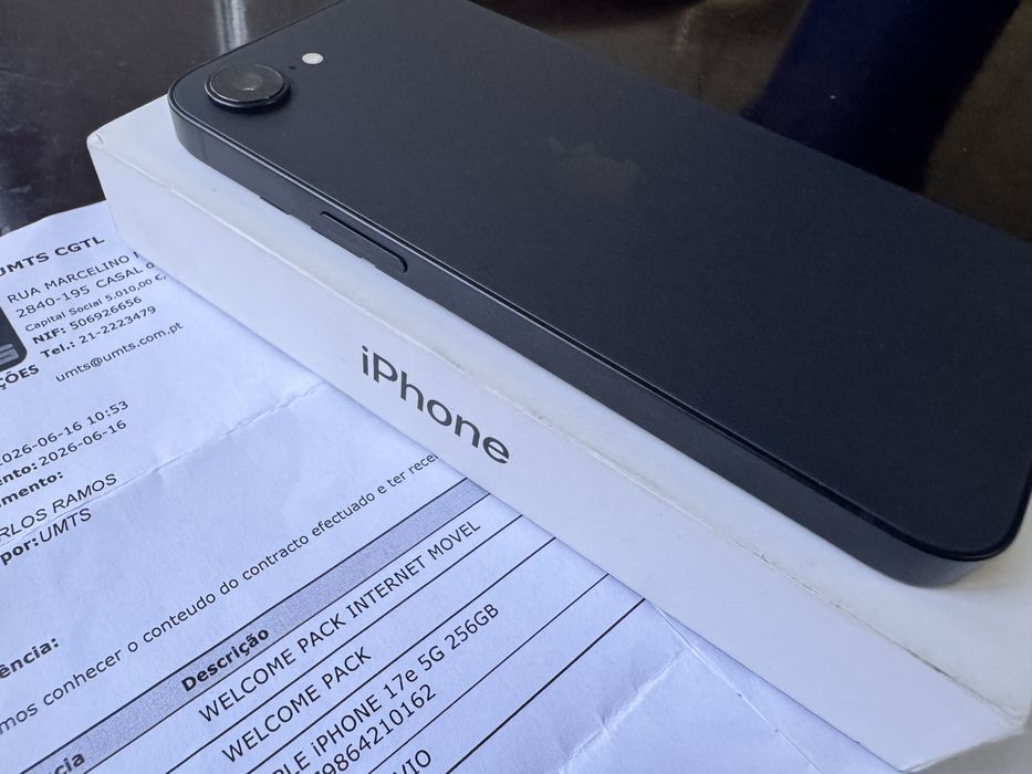 iPhone 17e 256GB Black, novo, ativado dia 18/06/2026