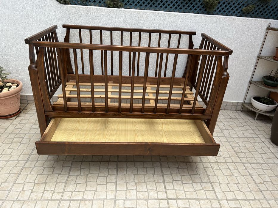 Vendo cama de bebe / crianca.