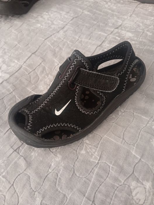 Sandałki Nike czarne rozm. 23