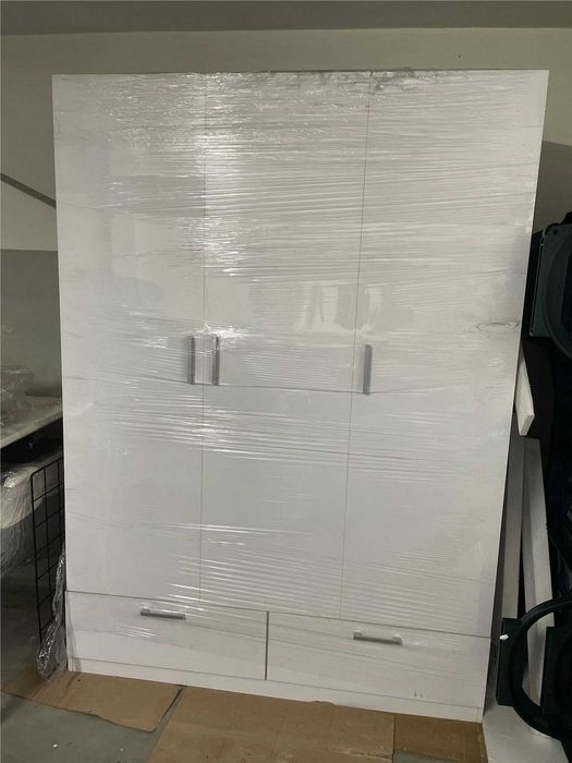 Armário roupeiro muito espaçoso 3 portas 2 gavetas MUITO BEM CONSERVADO