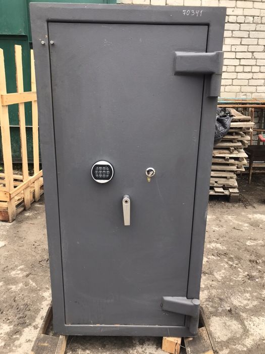 Сейф сховище Парітет CL V KE 5 класу опору