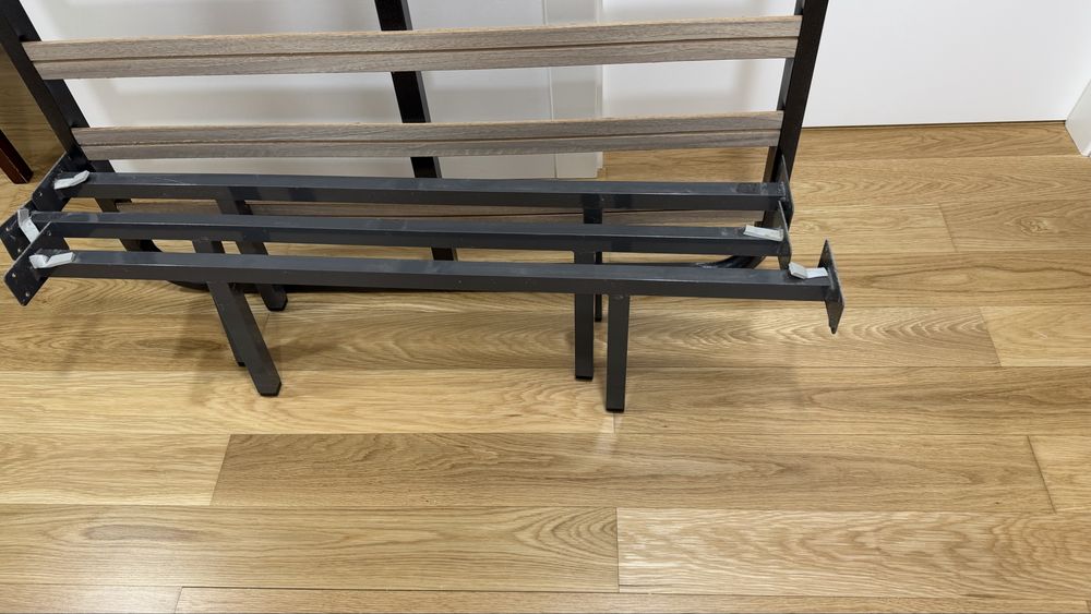 Cama de solteiro e colchão