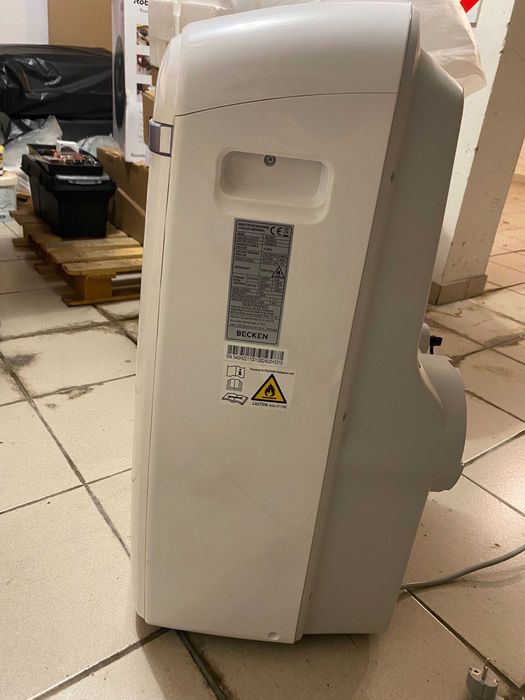 Ar Condicionado Portátil BECKEN BAC4255 (23 m² - 12000 BTU - Branco)