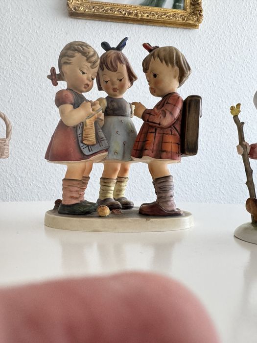 3 porcelanoqw figurki Goebel