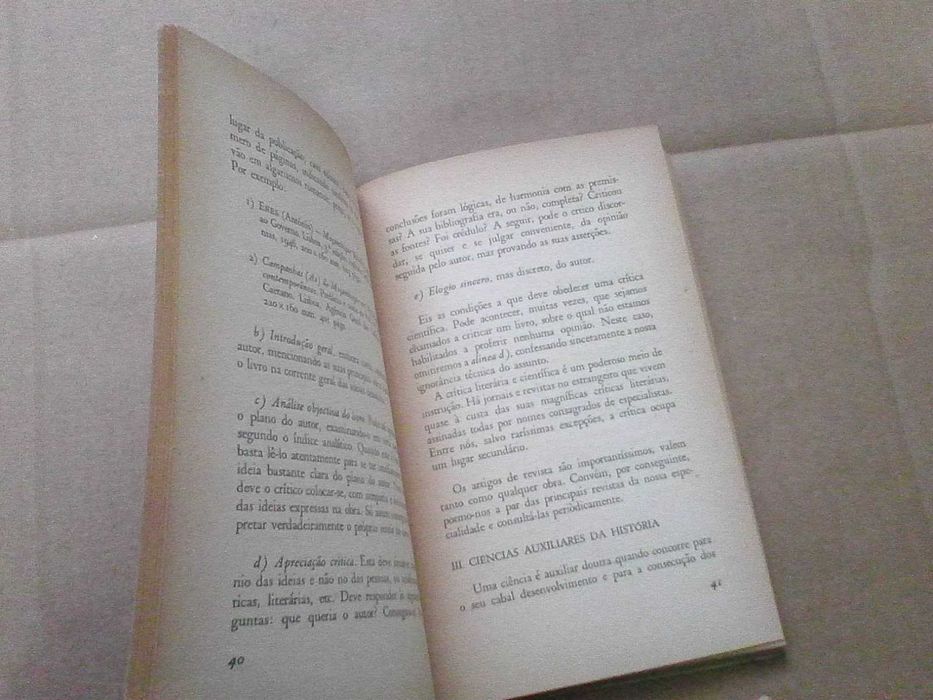 Noções de metodologia e crítica históricas