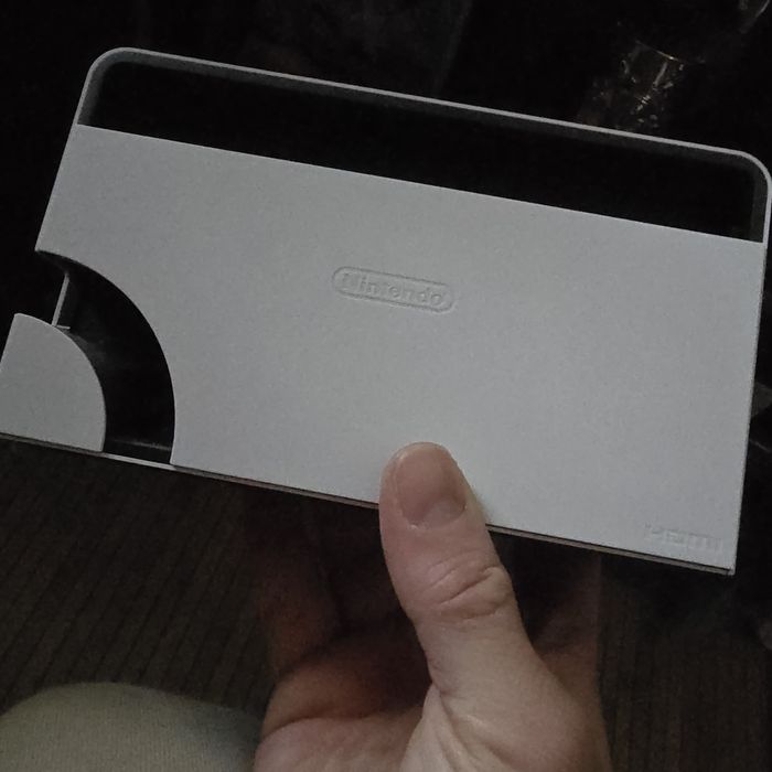 Vendo switch oled branco com garantia e mais 3 comandos