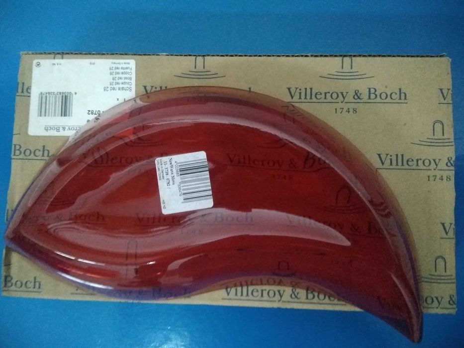 Pratos, fontes, copos Villeroy e Boch, novos em embalagem