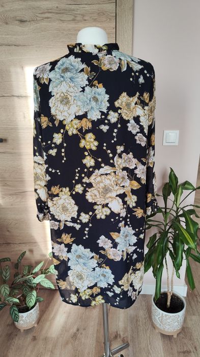 Granatowa prosta sukienka litera A w kwiaty H&M L