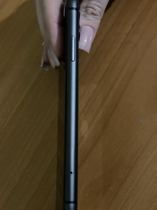 Продам iPhone11 /64 гб цена договорна