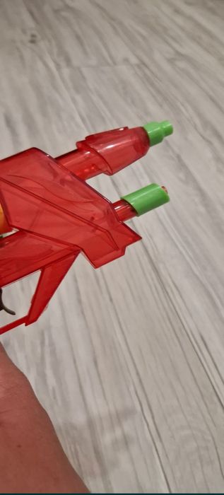 Sprzedam pistolet na wodę