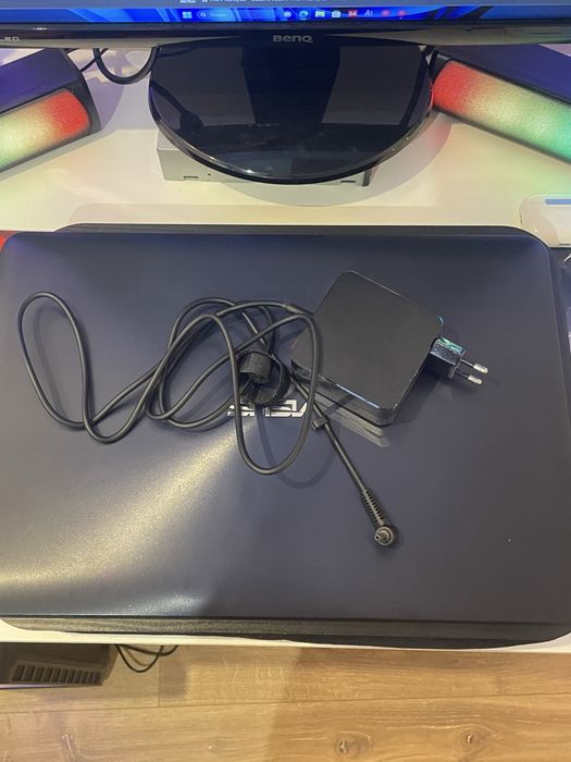 Asus R558U - bardzo dobry stan, SSD 128gb, 12 gb RAM, GeForce 940mx