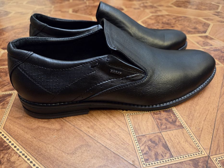 Продаю чоловічі шкіряні туфлі