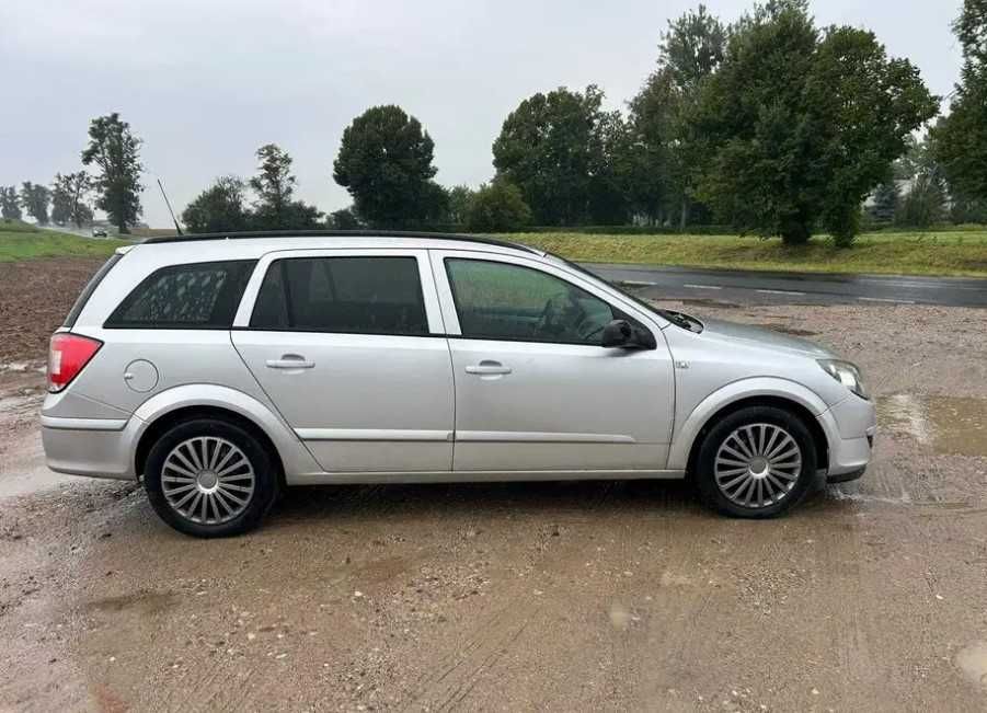 Opel Astra H kombi 1.6 ben 2005