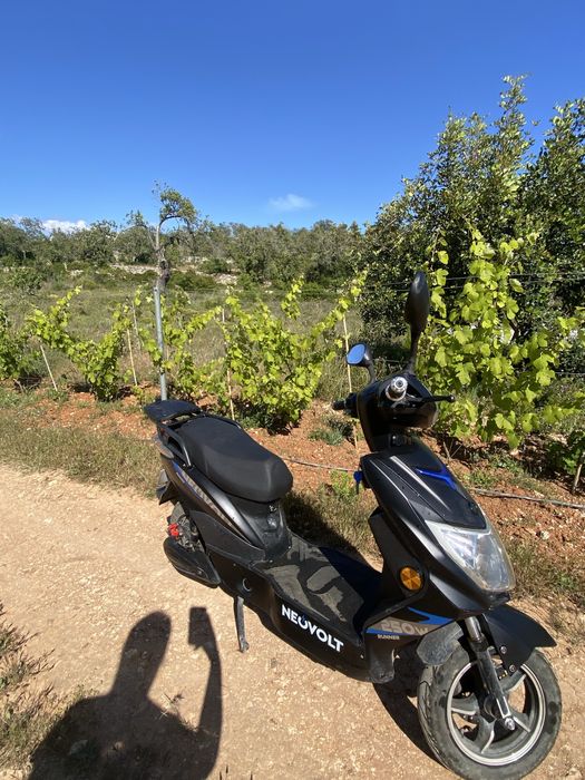 Vendo mota elétrica em muito bom estado