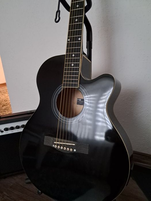 Nowa Gitara akustyczna 4/4 z przetwornikiem do negocjacji