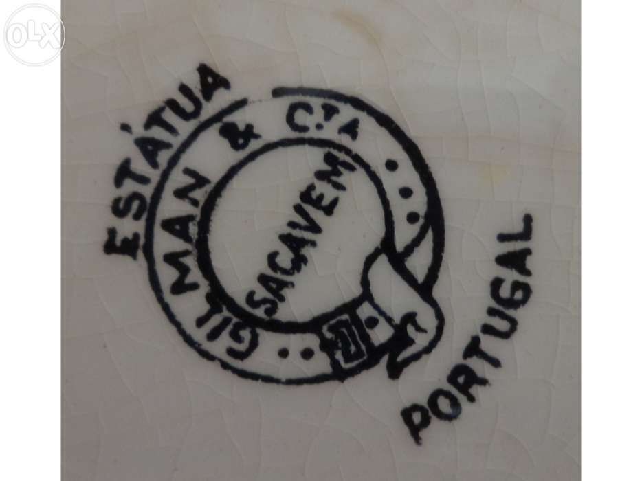 Fábrica de Louça de Sacavém - Travessa estátua