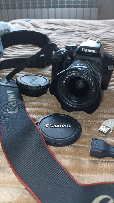Дзеркальний фотоапарат Canon eos 1100D