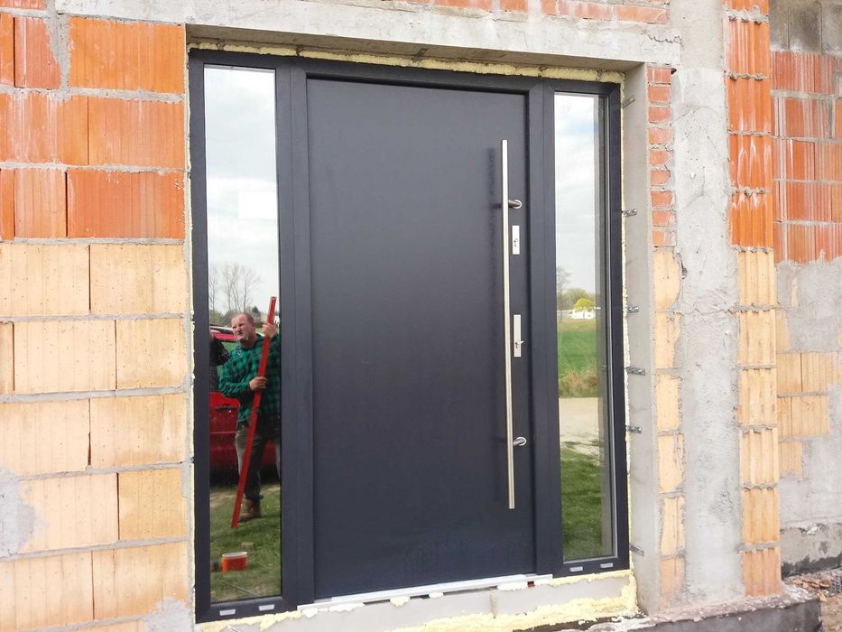 Montaż stolarki,  elewacje , tynki zew.   powiat Koło