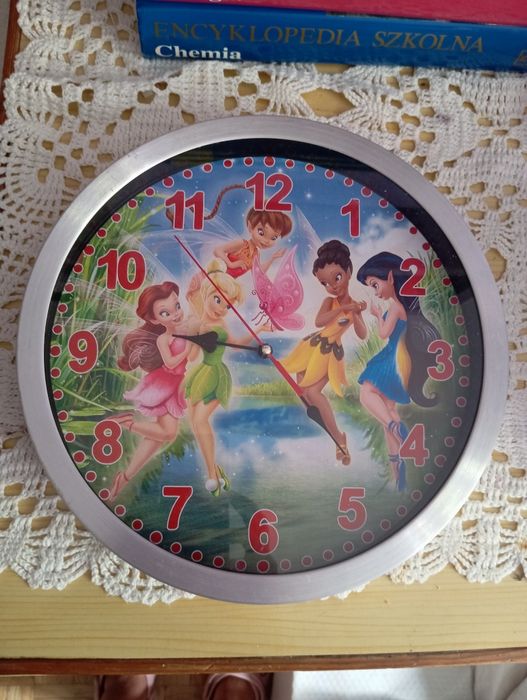 Zegar na ścianę z wróżkami
