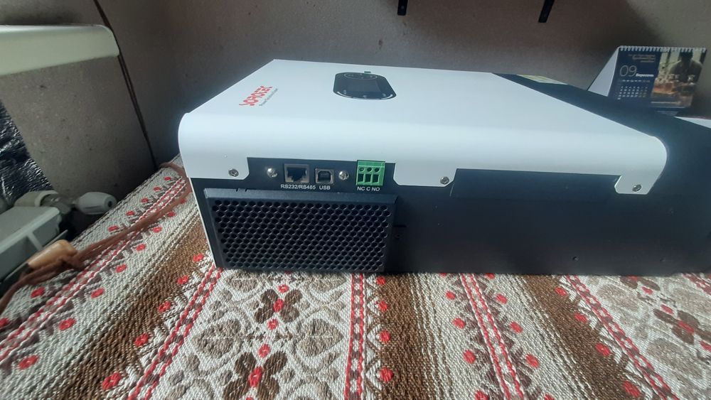 Гібридний інвертор SOROTEC