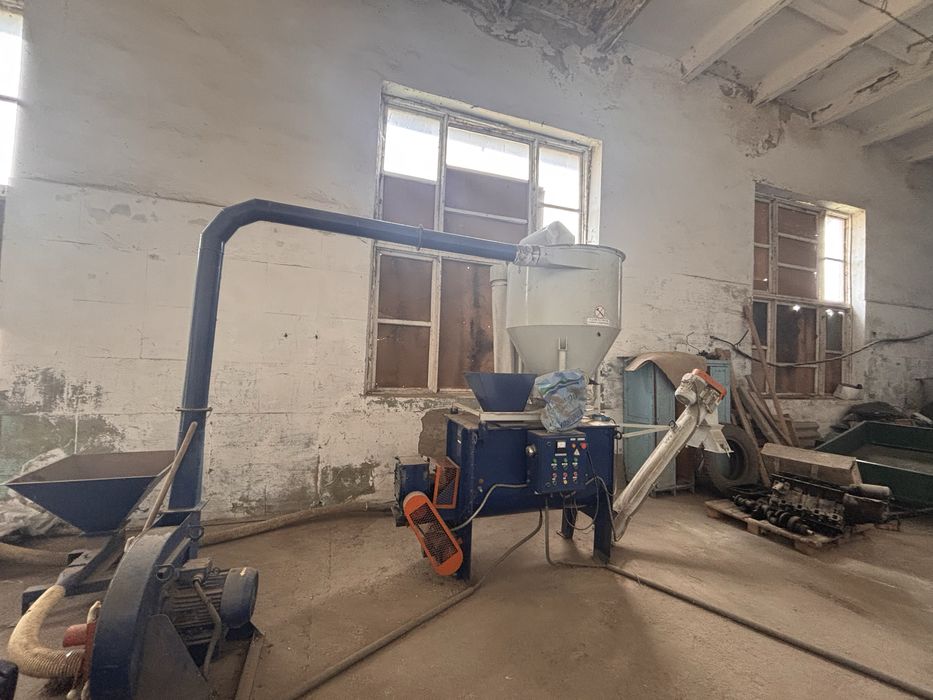 Продам окрему виробничу базу м. Зіньків  760м2 млин/елеватор