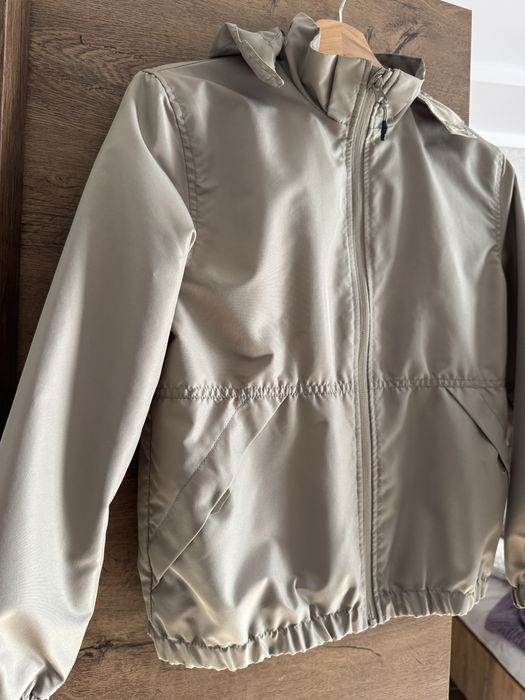 Продам вітрівку дитячу