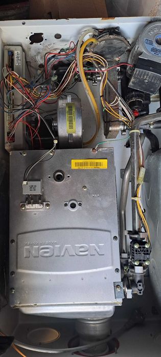 Котел газовий Нав'єн Ейс Коаксіал 16 к.Вт. на запчастини..
