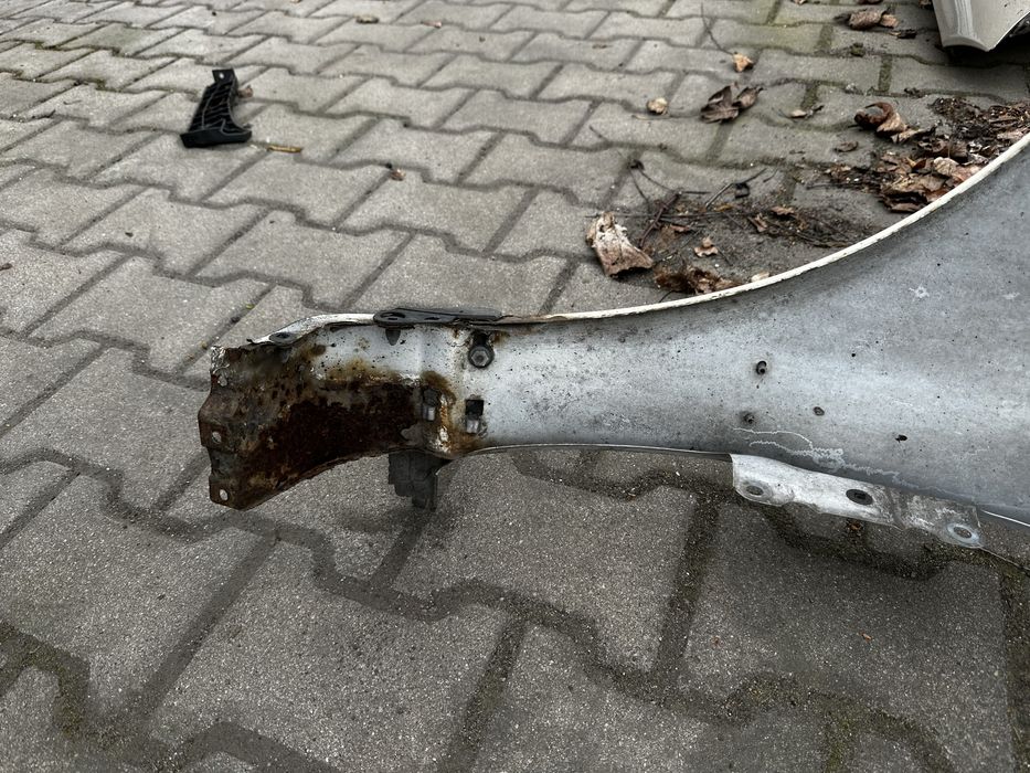 Błotnik Audi A4B5 Prawy przód Lift A4 B5 FL