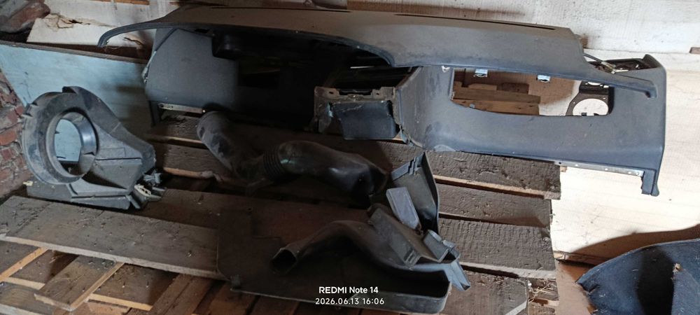 Запчастини Saab 9000