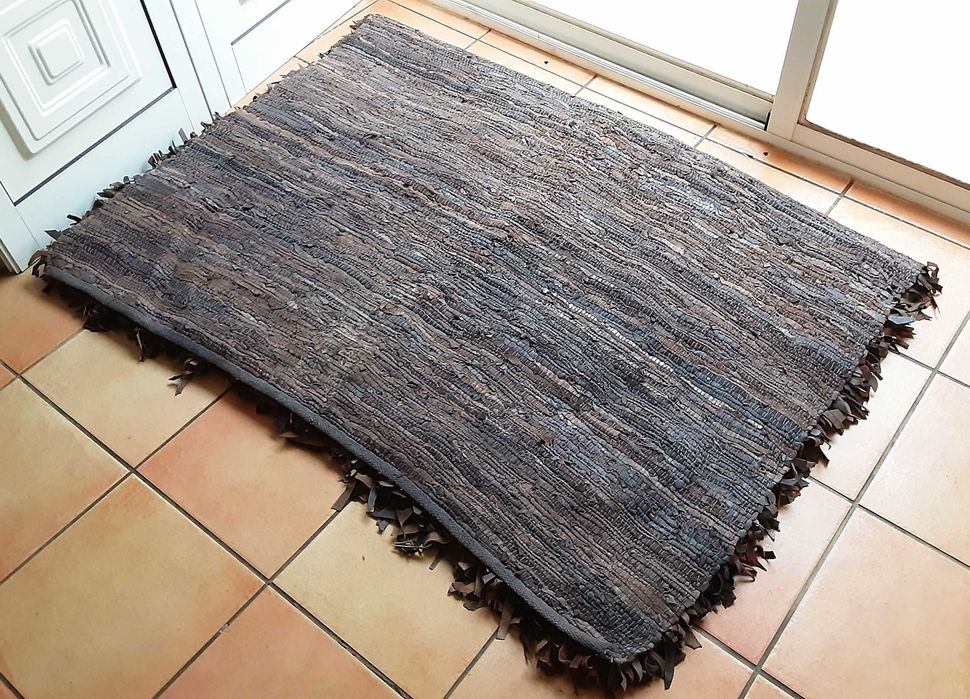 Carpete Couro Leather 2.20m X 1.45m Como nova - 40€