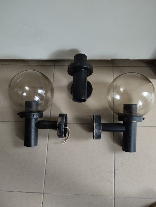 2 Apliques com 2 bolas em vidro