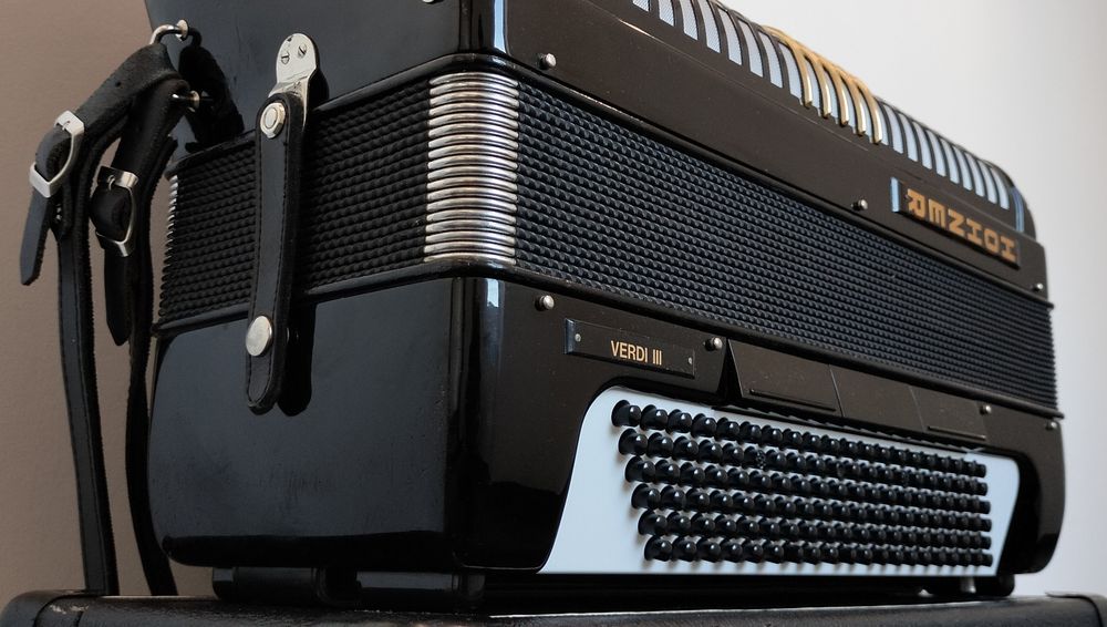 Akordeon Hohner Verdi III - piękny stan !