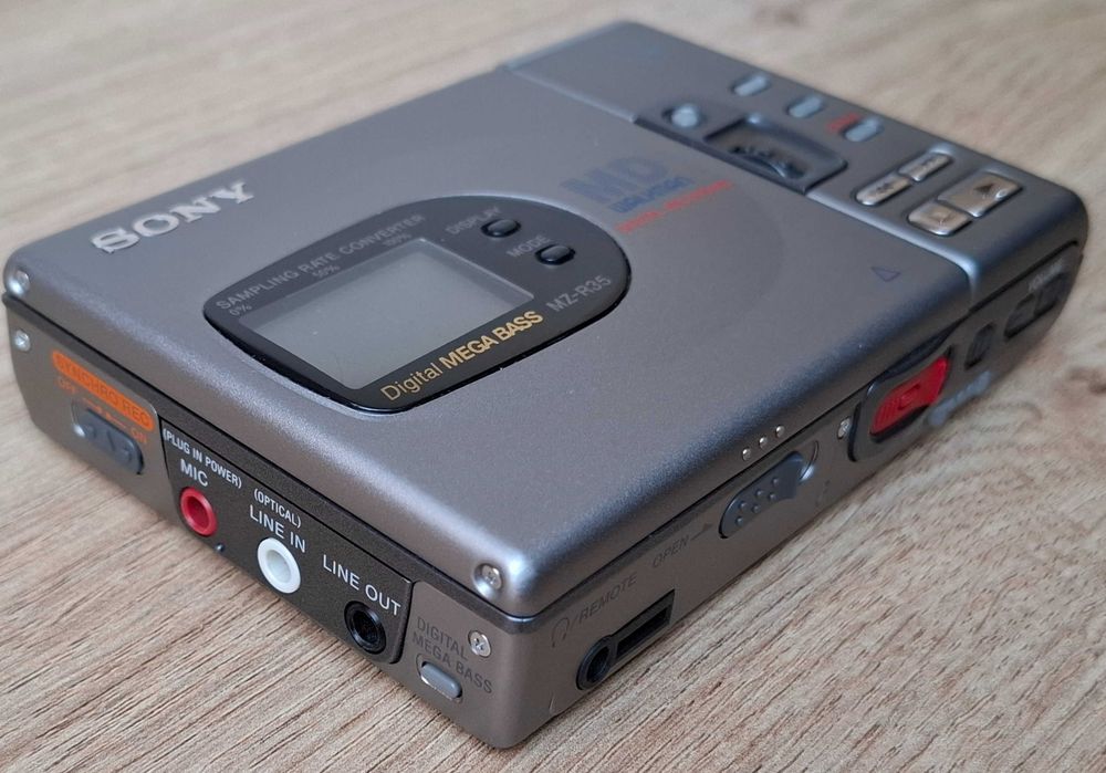 Sony MZ-R35 + akcesoria