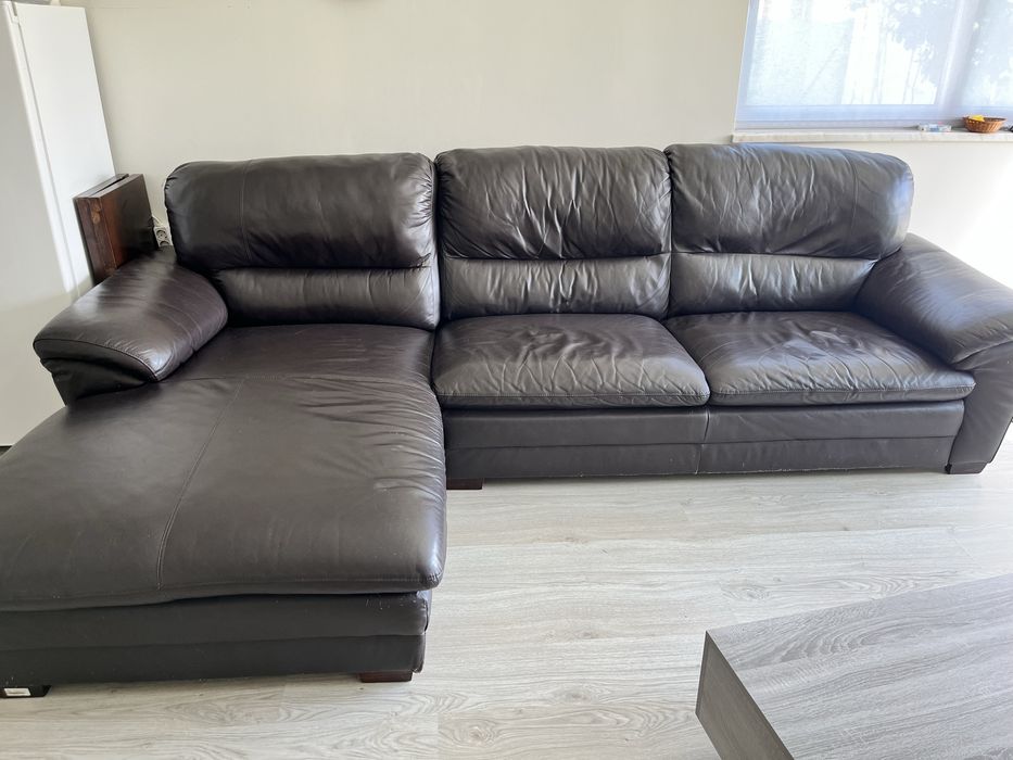 Sofa em pele usado