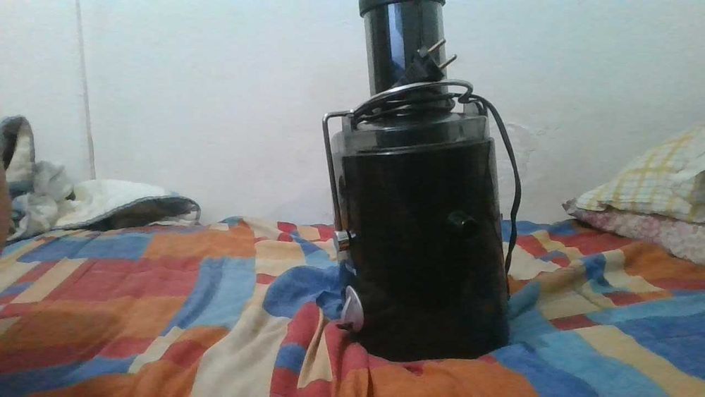 vendo forno/micro-ondas da Sanyo completamente novo por 150 euros e liquidificador por 40 euros
